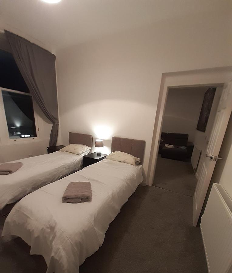 Апартаменты Carvetii - Edward House B - 2 Dbl Bed 1St Floor Flat Данфермлин Экстерьер фото